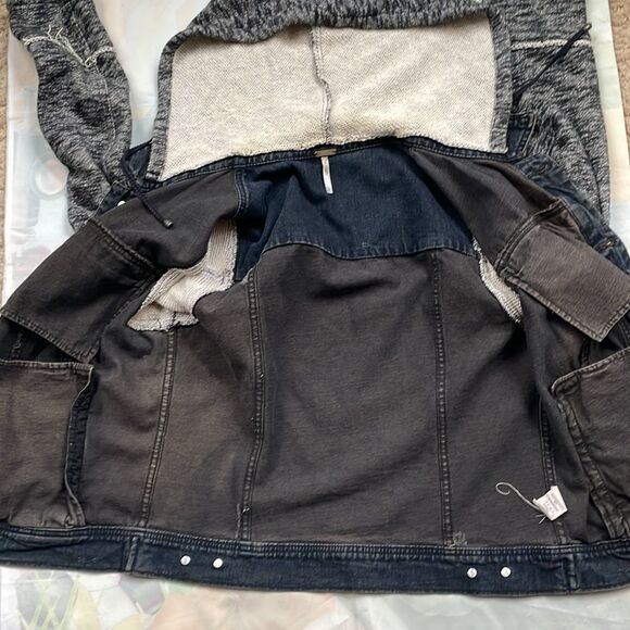 Free People Hooded Denim Knit Jacket Navy Black Gary Distressed L Mixed Media - Picture 7 of 13